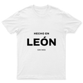 Playera Hecho en León en color Blanco, estampado DTG al frente