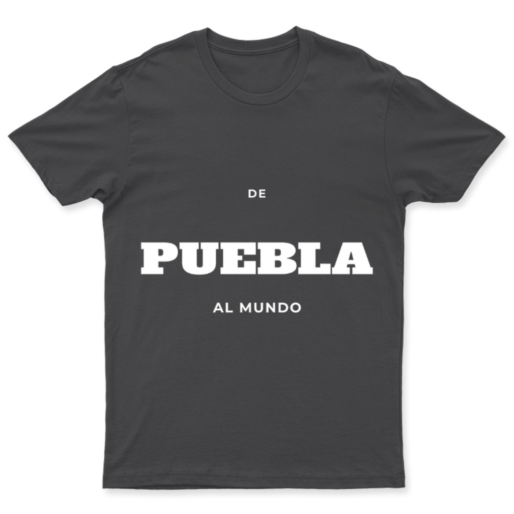 Playera De Puebla al mundo en color Carbón, estampado DTG al frente