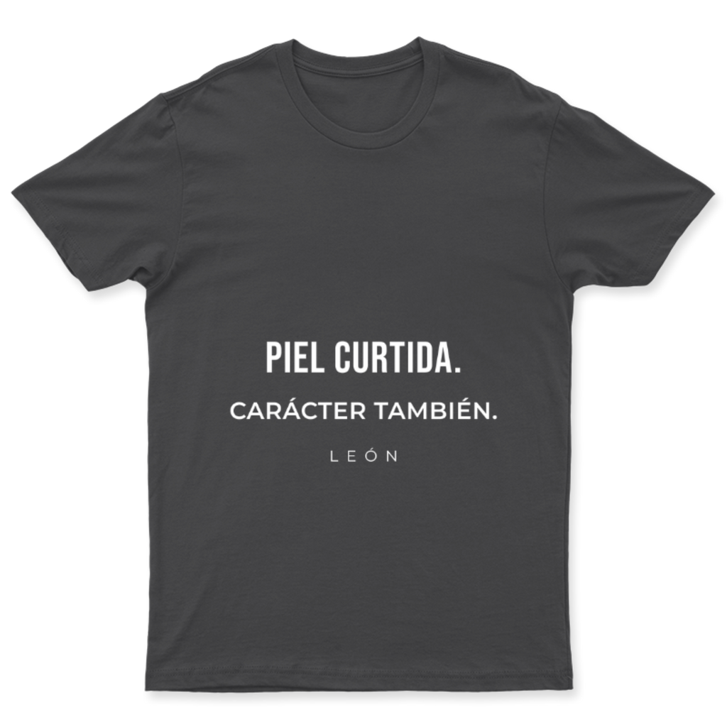 Playera Piel curtida. Carácter también. en color Carbón, estampado DTG al frente
