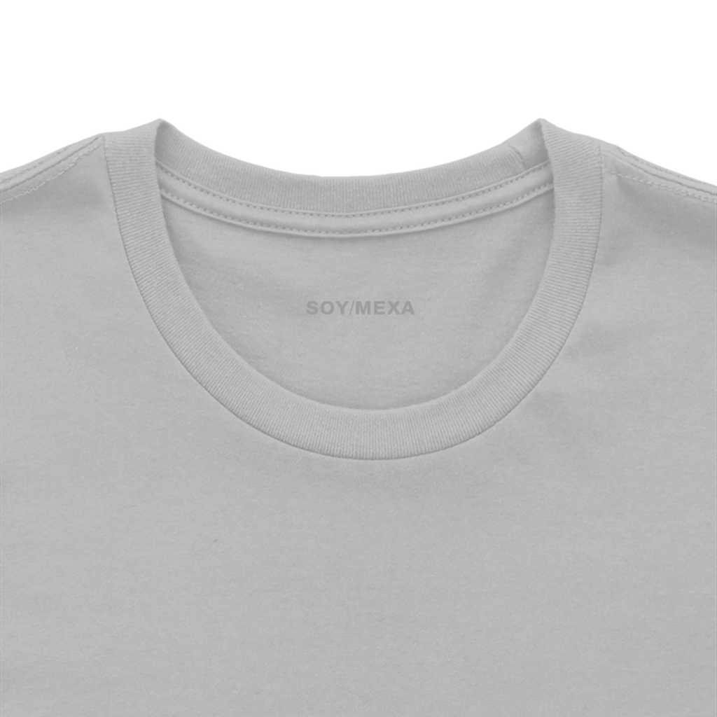 Etiqueta de cuello SoyMexa en playera Orgullosamente Médica, color Plata
