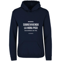 Sudadera con capucha Modo: sobreviviendo la hora pico en color Marino, estampado DTG al frente